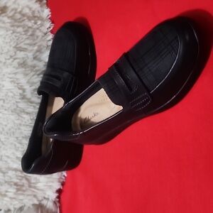 Clarks Ellowyn Penny Elegant Black Slip-On Loafers